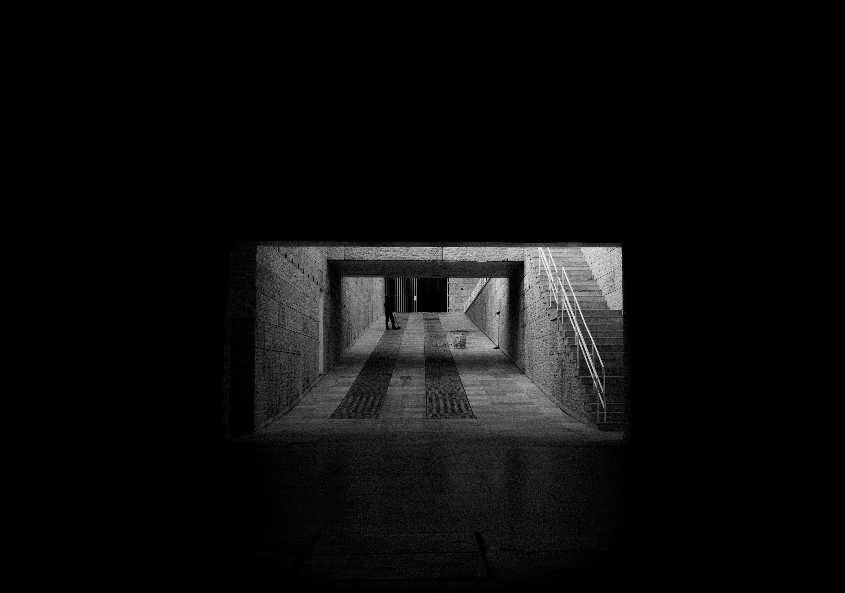 How does the Russian-speaking audience use neural networks in everyday life?